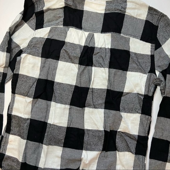 SO checkered plaid long sleeve blouse black white lace up v neck top Size small - Picture 7 of 8